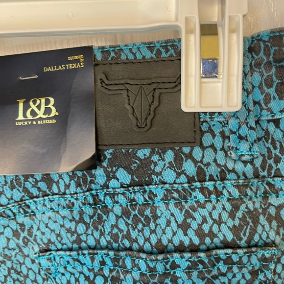 Lucky and Blessed Snakeskin Distressed Jeans 4 NWT - Picture 12 of 13